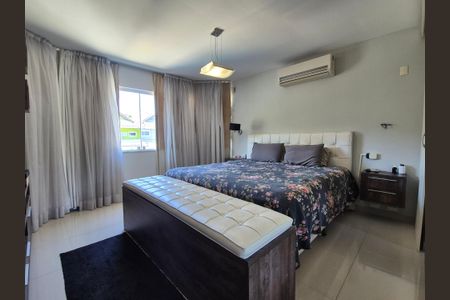 Casa de condomínio à venda com 180m², 3 quartos e 2 vagasSuite 2