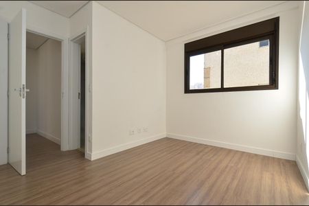 Apartamento à venda com 177m², 3 quartos e 3 vagas Apartamento à venda com 177m², 3 quartos e 3 vagasSuite
