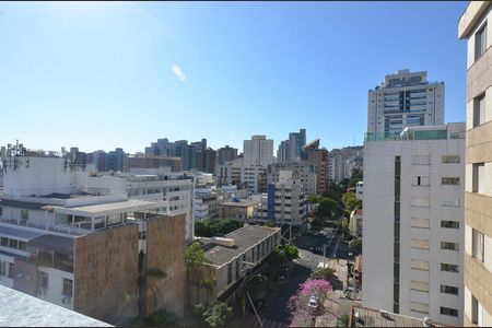 Apartamento à venda com 177m², 3 quartos e 3 vagas Apartamento à venda com 177m², 3 quartos e 3 vagasVista