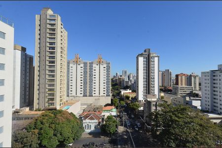 Apartamento à venda com 177m², 3 quartos e 3 vagas Apartamento à venda com 177m², 3 quartos e 3 vagasVista