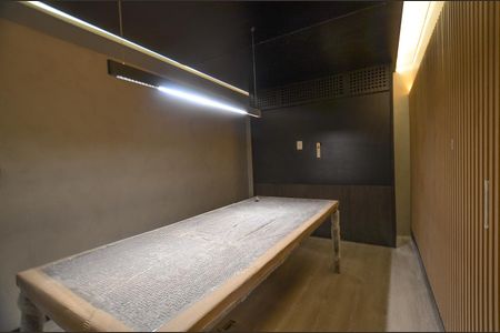 Apartamento à venda com 177m², 3 quartos e 3 vagas Apartamento à venda com 177m², 3 quartos e 3 vagasCoworking