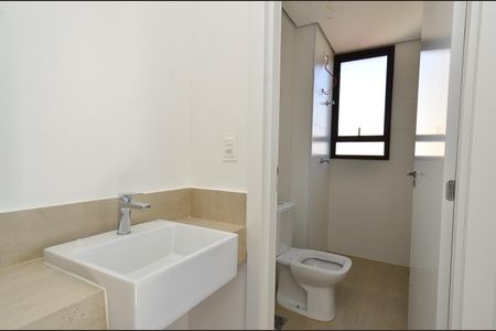 Apartamento à venda com 177m², 3 quartos e 3 vagas Apartamento à venda com 177m², 3 quartos e 3 vagasBanheiro social