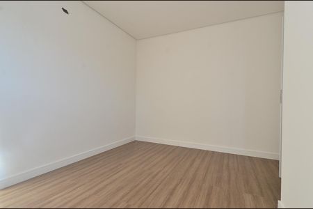 Apartamento à venda com 177m², 3 quartos e 3 vagas Apartamento à venda com 177m², 3 quartos e 3 vagasSuite