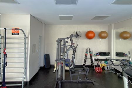 Apartamento à venda com 186m², 4 quartos e 4 vagas Apartamento à venda com 186m², 4 quartos e 4 vagasÁrea comum - Academia
