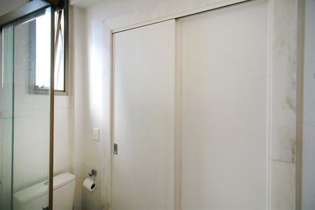 Apartamento à venda com 186m², 4 quartos e 4 vagasBanheiro da Suíte 2