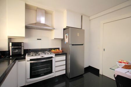 Apartamento à venda com 186m², 4 quartos e 4 vagasCozinha