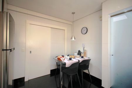 Apartamento à venda com 186m², 4 quartos e 4 vagasCozinha