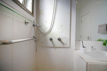 Apartamento à venda com 186m², 4 quartos e 4 vagasBanheiro da Suíte 4