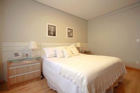 Apartamento à venda com 186m², 4 quartos e 4 vagasSuite 1