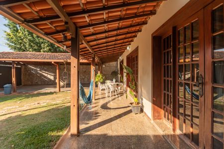 Casa à venda com 492m², 3 quartos e 4 vagasEntrada - Varanda