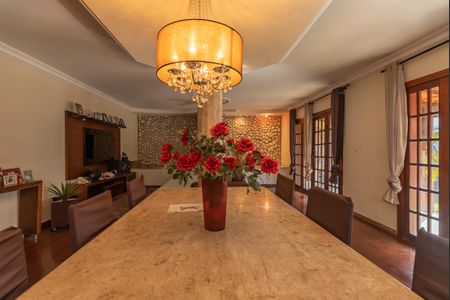 Casa à venda com 492m², 3 quartos e 4 vagasSala