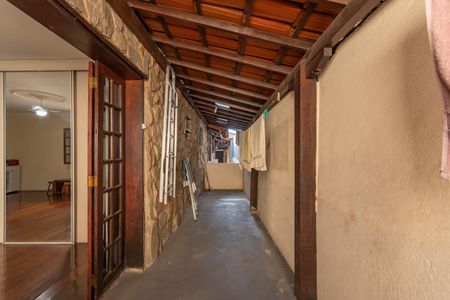 Casa à venda com 492m², 3 quartos e 4 vagasVaranda - Suíte 2