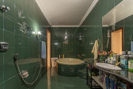 Casa à venda com 492m², 3 quartos e 4 vagasBanheiro Suíte 2