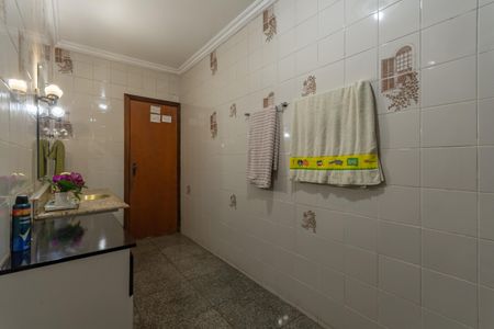 Casa à venda com 492m², 3 quartos e 4 vagasBanheiro Social