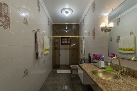 Casa à venda com 492m², 3 quartos e 4 vagasBanheiro Social