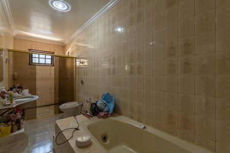 Casa à venda com 492m², 3 quartos e 4 vagasBanheiro Suíte 1