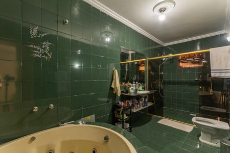 Casa à venda com 492m², 3 quartos e 4 vagasBanheiro Suíte 2