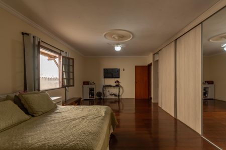 Casa à venda com 492m², 3 quartos e 4 vagasSuíte 2