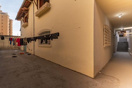 Casa à venda com 492m², 3 quartos e 4 vagasÁrea Externa - Corredor lateral