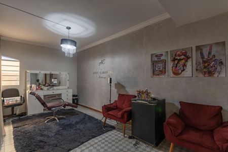 Casa à venda com 492m², 3 quartos e 4 vagasEscritório