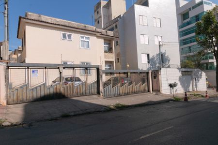 Apartamento à venda com 158m², 3 quartos e 1 vaga Apartamento à venda com 158m², 3 quartos e 1 vagaFachada