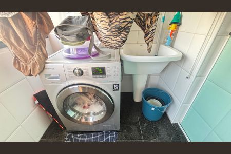 Apartamento à venda com 100m², 3 quartos e 2 vagas Apartamento à venda com 100m², 3 quartos e 2 vagasÁrea de Serviço