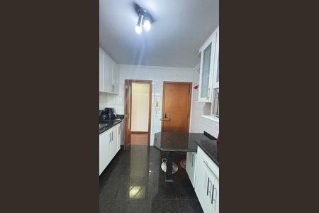 Apartamento à venda com 100m², 3 quartos e 2 vagas Apartamento à venda com 100m², 3 quartos e 2 vagasCozinha