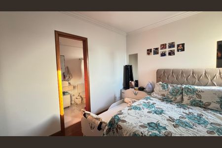 Apartamento à venda com 100m², 3 quartos e 2 vagas Apartamento à venda com 100m², 3 quartos e 2 vagasSuíte