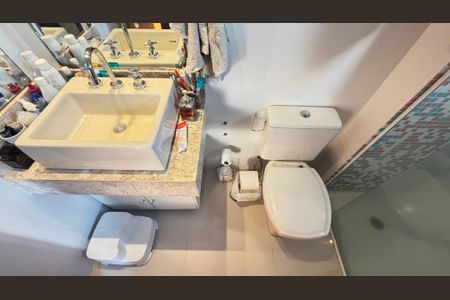 Apartamento à venda com 100m², 3 quartos e 2 vagas Apartamento à venda com 100m², 3 quartos e 2 vagasBanheiro da Suíte