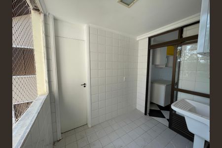 Apartamento para alugar com 120m², 3 quartos e 2 vagas Apartamento para alugar com 120m², 3 quartos e 2 vagasÁrea de Serviço