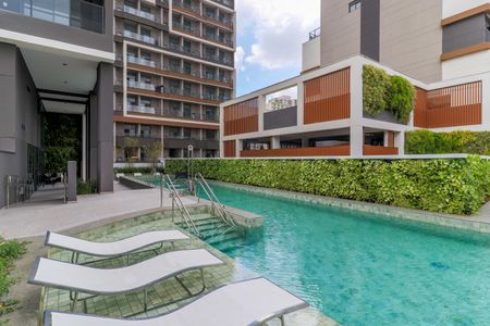 Studio para alugar com 25m², 1 quarto e sem vaga Studio para alugar com 25m², 1 quarto e sem vagaÁrea comum - Piscina