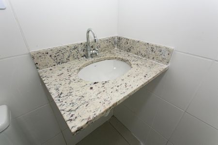 Apartamento à venda com 41m², 2 quartos e sem vaga Apartamento à venda com 41m², 2 quartos e sem vagaBanheiro Social