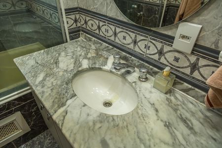 Apartamento à venda com 73m², 2 quartos e 1 vaga Apartamento à venda com 73m², 2 quartos e 1 vagaBanheiro