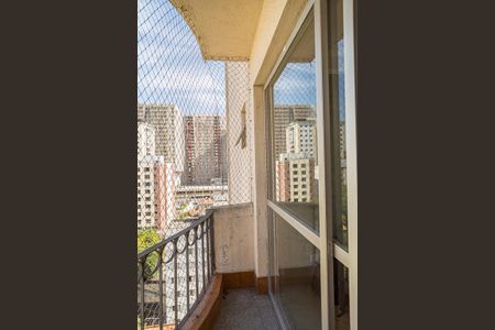 Apartamento à venda com 73m², 2 quartos e 1 vaga Apartamento à venda com 73m², 2 quartos e 1 vagaVaranda