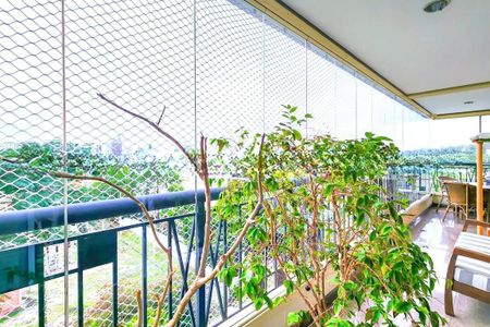 Apartamento à venda com 220m², 4 quartos e 4 vagas