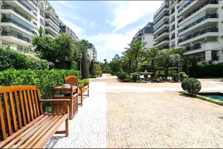 Apartamento à venda com 220m², 4 quartos e 4 vagas