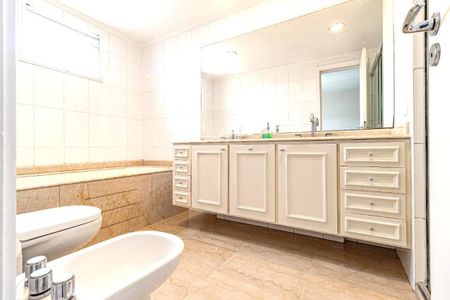 Apartamento à venda com 220m², 4 quartos e 4 vagas