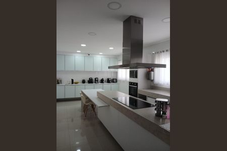 Casa à venda com 398m², 3 quartos e 5 vagas Casa à venda com 398m², 3 quartos e 5 vagasCOZINHA