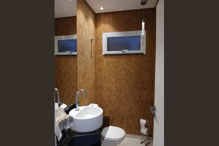 Casa à venda com 398m², 3 quartos e 5 vagas Casa à venda com 398m², 3 quartos e 5 vagasBANHEIRO