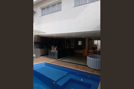Casa à venda com 398m², 3 quartos e 5 vagas Casa à venda com 398m², 3 quartos e 5 vagasPISCINA