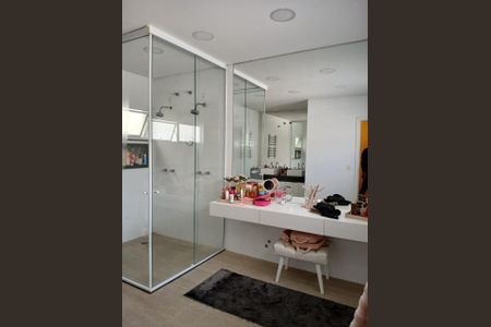 Casa à venda com 398m², 3 quartos e 5 vagas Casa à venda com 398m², 3 quartos e 5 vagasBANHEIRO