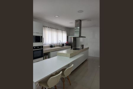 Casa à venda com 398m², 3 quartos e 5 vagas Casa à venda com 398m², 3 quartos e 5 vagasCOZINHA