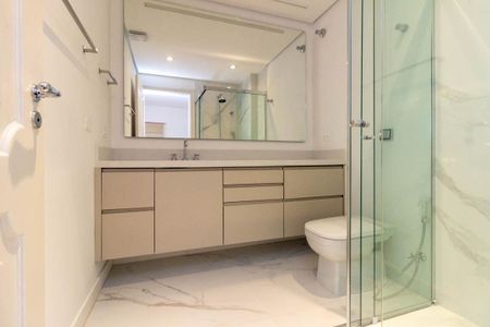 Apartamento para alugar com 230m², 3 quartos e 2 vagas Apartamento para alugar com 230m², 3 quartos e 2 vagasBanheiro 3 - Suíte