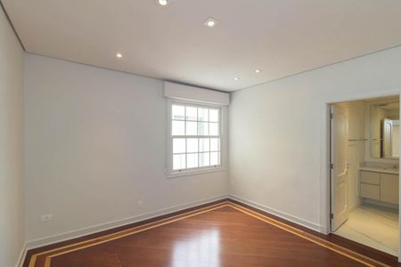 Apartamento para alugar com 230m², 3 quartos e 2 vagas Apartamento para alugar com 230m², 3 quartos e 2 vagasQuarto 3 - Suíte