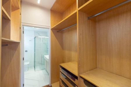 Apartamento para alugar com 230m², 3 quartos e 2 vagas Apartamento para alugar com 230m², 3 quartos e 2 vagasQuarto 1 - Suíte