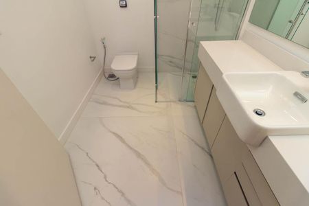 Apartamento para alugar com 230m², 3 quartos e 2 vagas Apartamento para alugar com 230m², 3 quartos e 2 vagasBanheiro 1 - Suíte