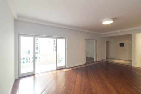 Apartamento para alugar com 230m², 3 quartos e 2 vagas Apartamento para alugar com 230m², 3 quartos e 2 vagasSala