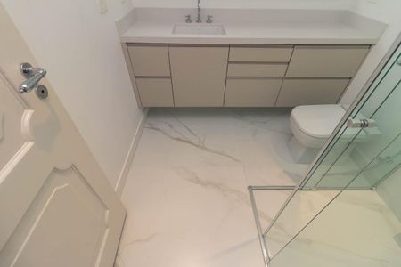 Apartamento para alugar com 230m², 3 quartos e 2 vagas Apartamento para alugar com 230m², 3 quartos e 2 vagasBanheiro 3 - Suíte