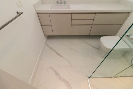 Apartamento para alugar com 230m², 3 quartos e 2 vagas Apartamento para alugar com 230m², 3 quartos e 2 vagasBanheiro 2 - Suíte