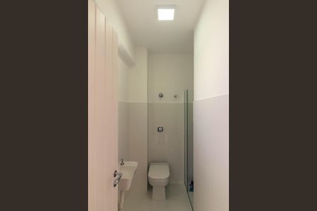 Apartamento para alugar com 230m², 3 quartos e 2 vagas Apartamento para alugar com 230m², 3 quartos e 2 vagasBanheiro de Serviço